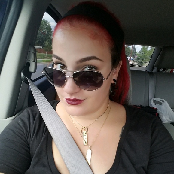 Meet your Posher, Lila - Picture 1 of 7